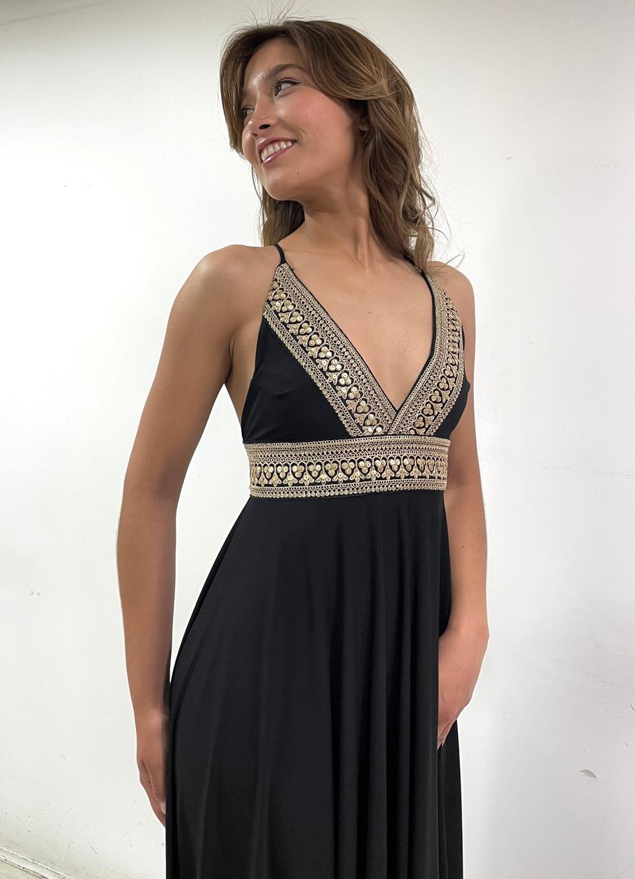 MAXI VESTIDO MARI NEGRO CON HUINCHA DORADA